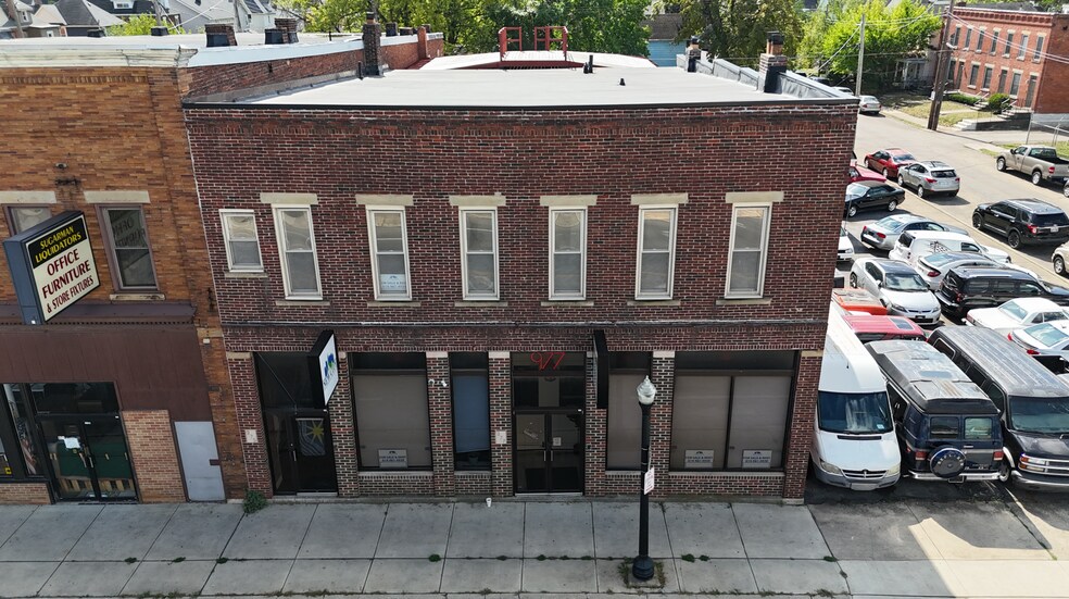 More Photos Of 975 W Broad St, Columbus Office For Lease