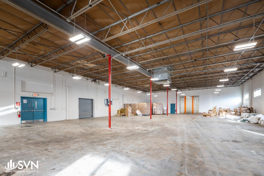 More Photos Of 330 Midland Pl, Lexington Warehouse For Lease