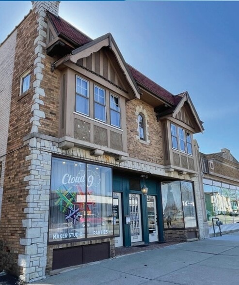 More Photos Of 5205-5209 W North Ave, Milwaukee Storefront Retail Residential For Sale