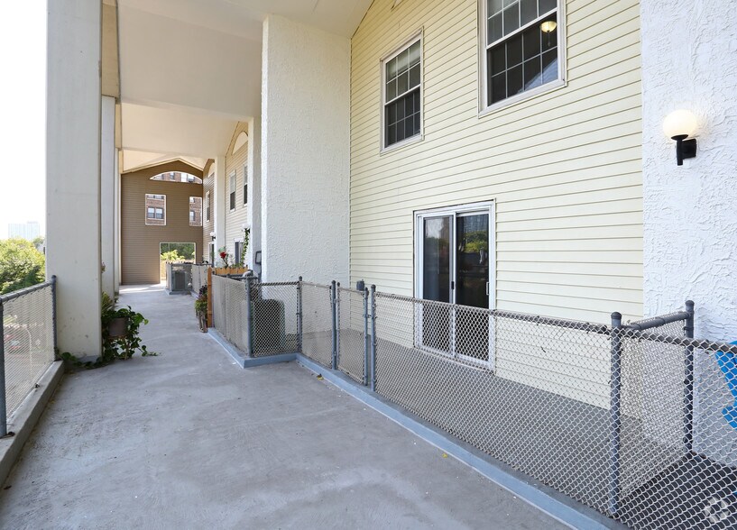 More Photos Of 4334 N Hazel St, Chicago Apartments For Lease