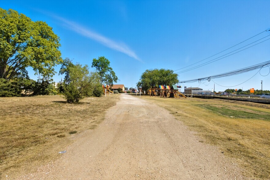 More Photos Of 15524 N Interstate 35, Austin Land For Sale