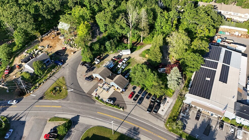 More Photos Of 390 Smith Ridge Rd, South Salem Service Station For Sale