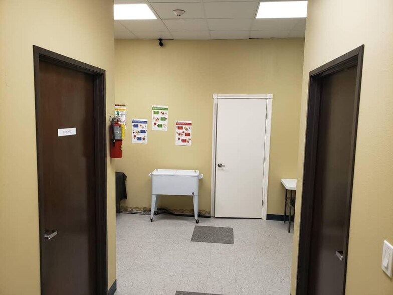 More Photos Of 6603 Langham Dr, Houston Religious Facility For Lease