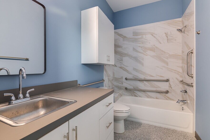 More Photos Of 3305 NW 192nd St, Edmond Healthcare For Sale