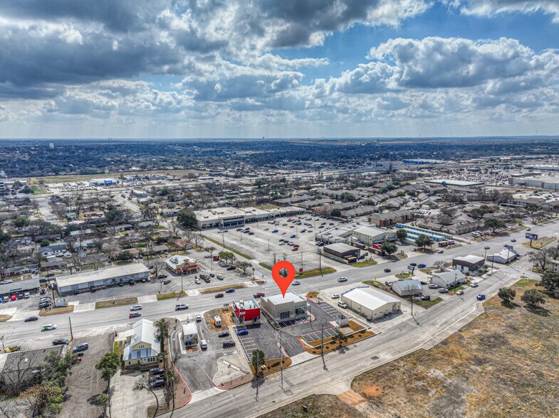 More Photos Of 596 S Business Ih 35, New Braunfels Freestanding For Lease