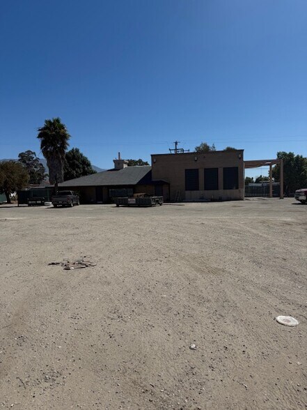 More Photos Of 905-917 Corporation St, Santa Paula Warehouse For Sale
