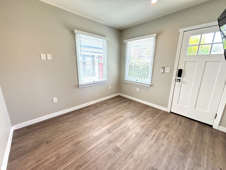 More Photos Of 183 N Waverly St, Orange Apartments For Sale