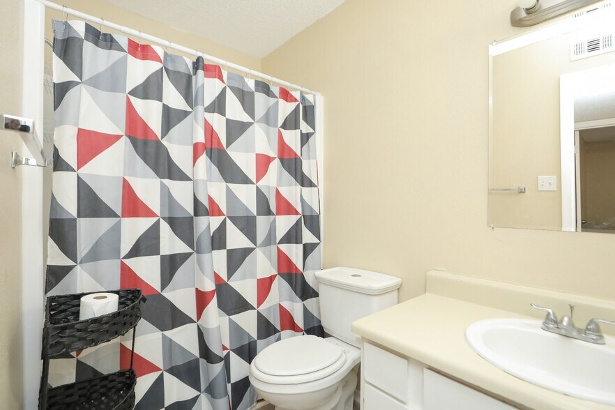 More Photos Of 2910 Old Lane City Rd, Wharton Apartments For Sale