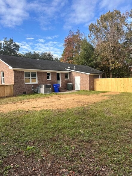 More Photos Of 1038 Harbor View Rd, Charleston Multifamily For Sale