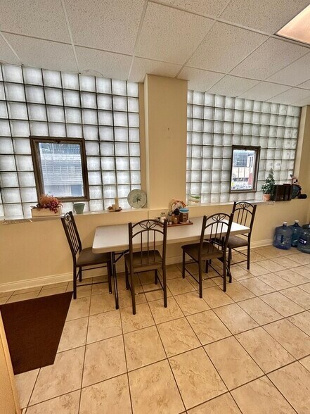 More Photos Of 333 E Ohio St, Indianapolis Medical For Lease