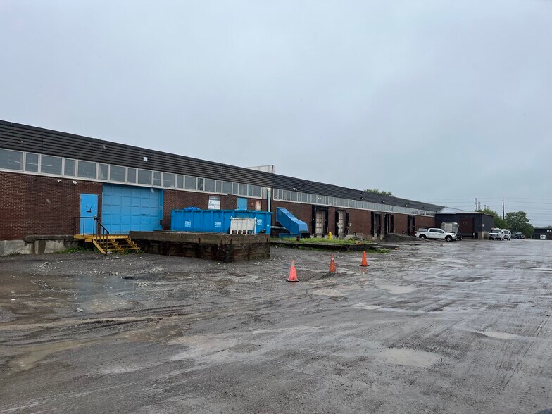 More Photos Of 913 Brock Rd, Pickering Warehouse For Lease