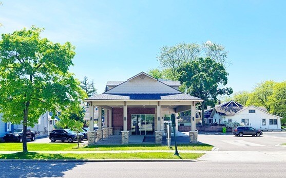 More Photos Of 311 W University Dr, Rochester Freestanding For Lease