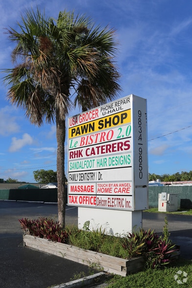 More Photos Of 9834-9850 Sandalfoot Blvd, Boca Raton General Retail For Sale