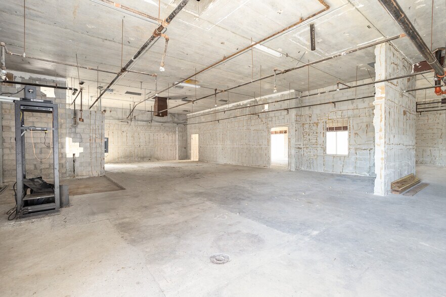 More Photos Of 4400 Dixie Hwy NE, Palm Bay Schools For Sale