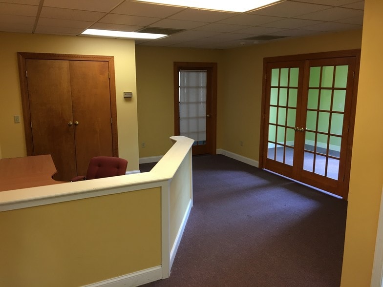 More Photos Of 80 Worcester St, North Grafton Storefront Retail Office For Lease