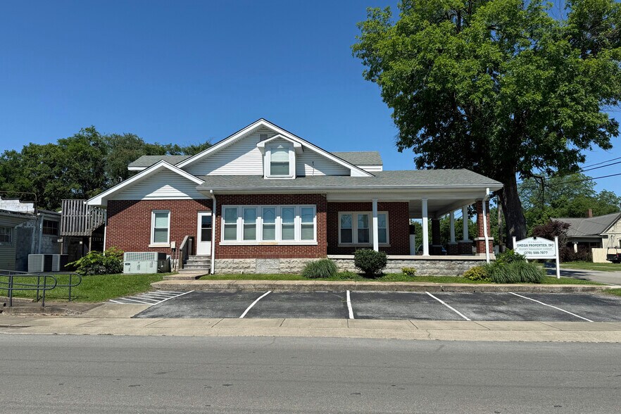More Photos Of 103 N High St, Franklin Office Residential For Sale