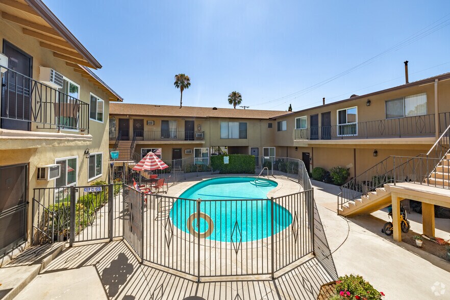 More Photos Of 6635 Wilkinson Ave, North Hollywood Apartments For Sale