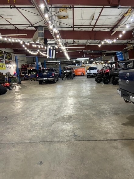 More Photos Of 1816 57th St, Sarasota Warehouse For Sale