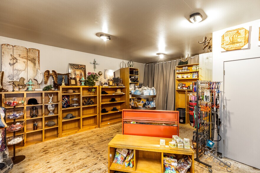 More Photos Of 535 Moraine Ct, Driggs Storefront Retail Residential For Lease