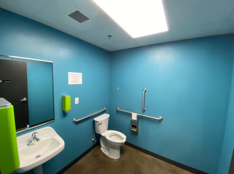 More Photos Of 401 N Washington St, Green Bay Apartments For Sale