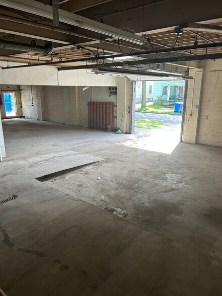 More Photos Of 545 West Ave, Rochester Warehouse For Sale