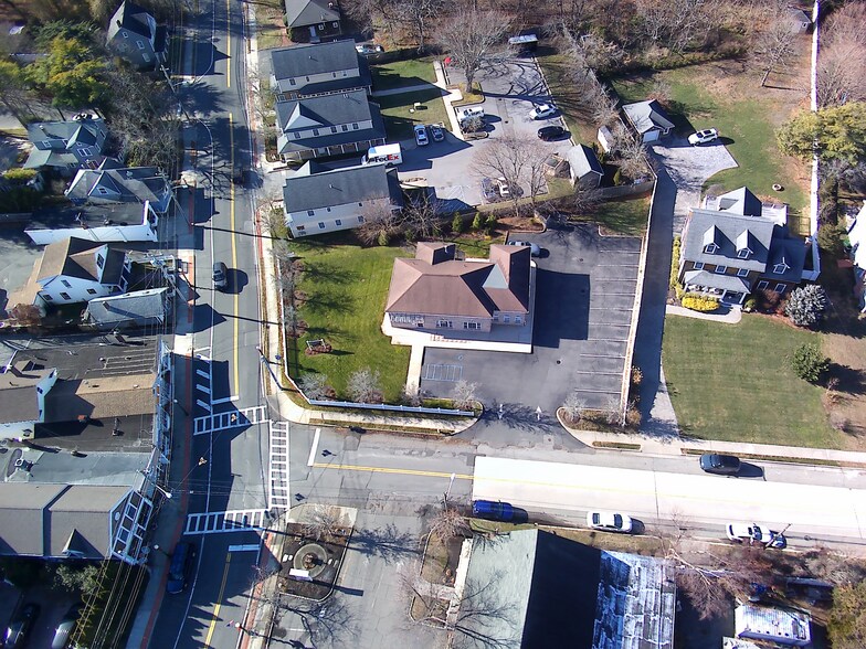 More Photos Of 581 Middle Rd, Bayport Medical For Lease