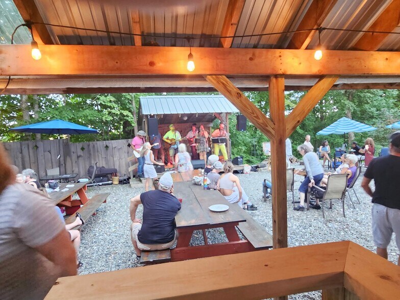 More Photos Of 894 Moosehead Trl, Jackson Sports And Entertainment For Sale