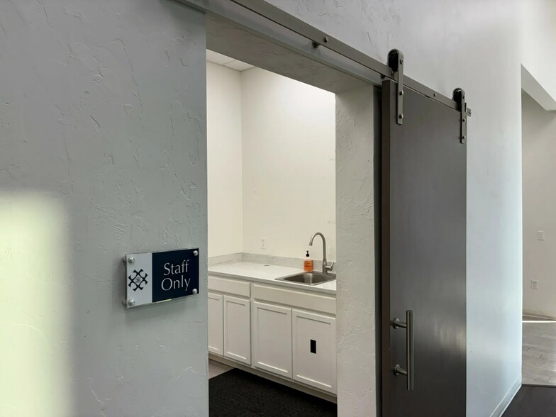 More Photos Of 4019 N Flood Ave, Norman Medical For Lease