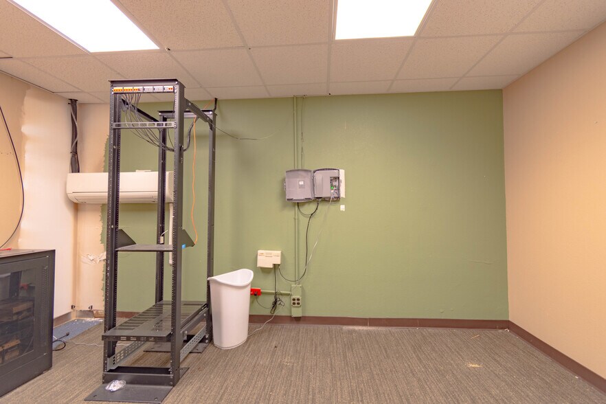 More Photos Of 1401 Applewood Dr, Dalton Medical For Lease