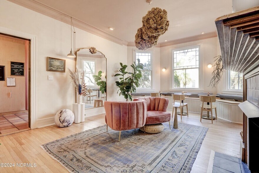 More Photos Of 118 S 4th St, Wilmington Hospitality For Sale