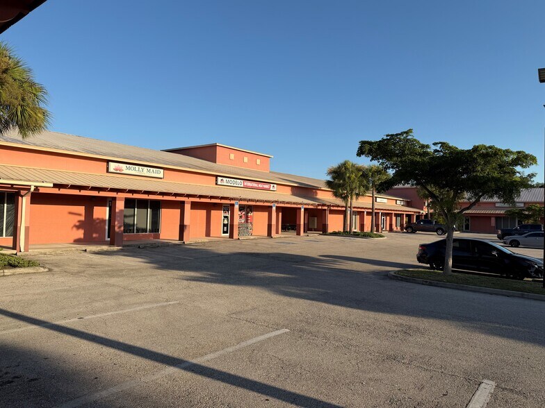 Primary Photo Of 10650 Metro Pky, Fort Myers Showroom For Lease