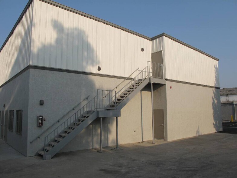 More Photos Of 1235 Pierre Way, El Cajon Light Manufacturing For Lease