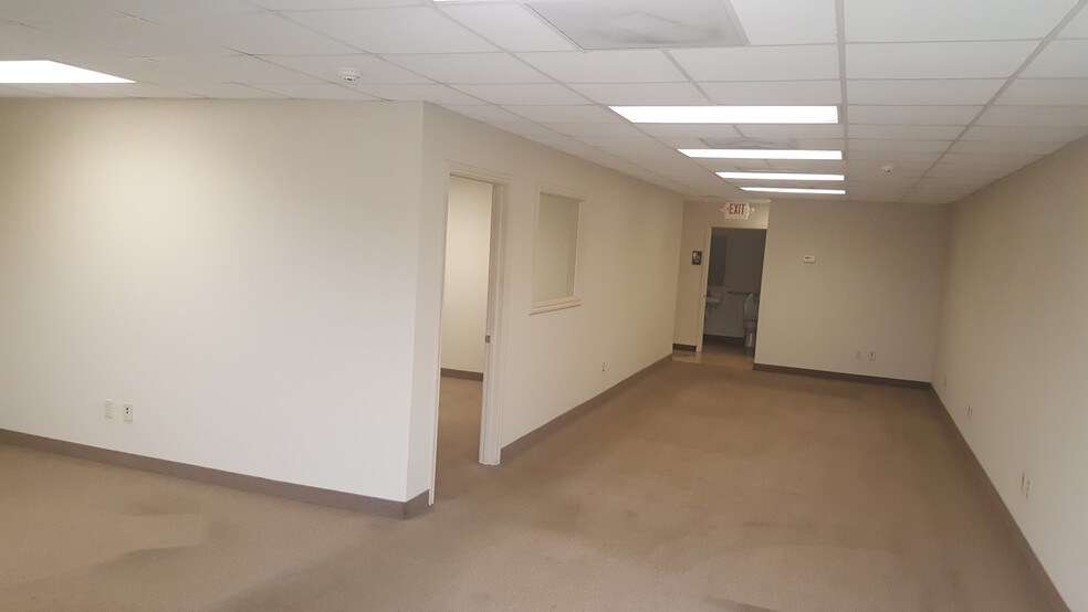 More Photos Of 1959 Saratoga Blvd, Corpus Christi Warehouse For Lease