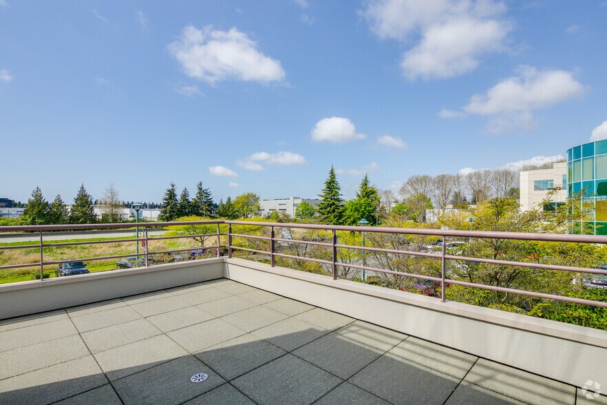 More Photos Of 13353 Commerce Pky, Richmond Office For Lease