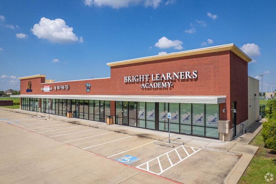 More Photos Of 3220 Kirby Dr, Pearland Storefront For Lease