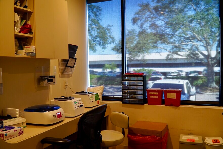 More Photos Of 5850 W Cypress St, Tampa Office For Lease