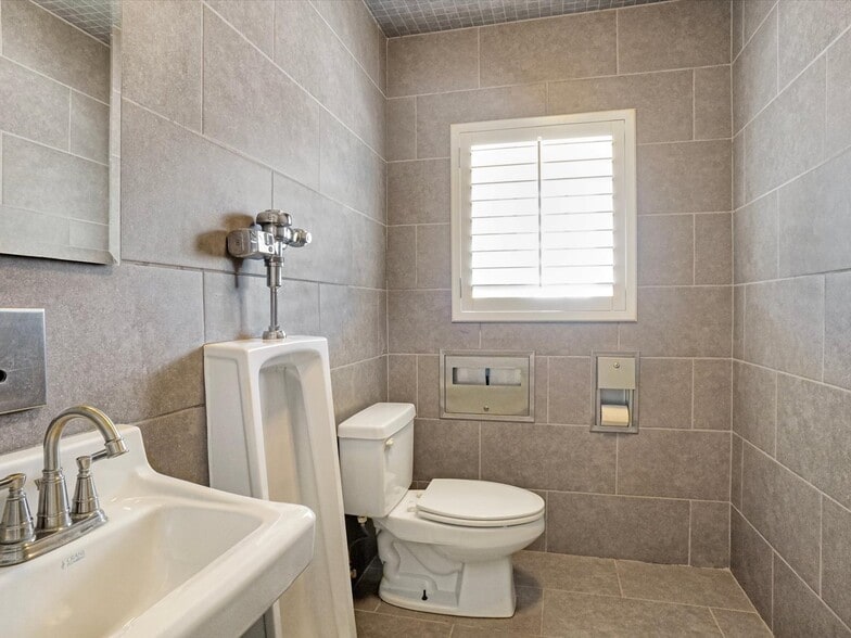 More Photos Of 3117 Marquita Dr, Fort Worth Industrial For Sale