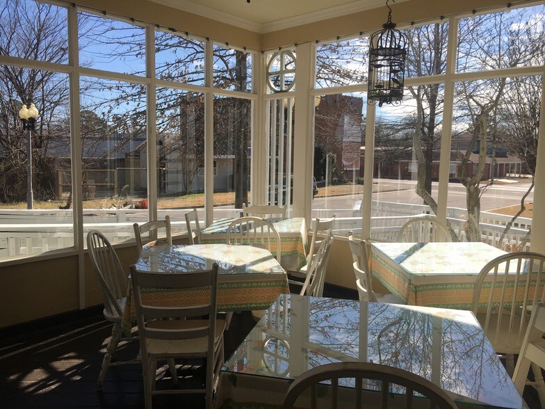 More Photos Of 8556 Macon Rd, Cordova Restaurant For Sale