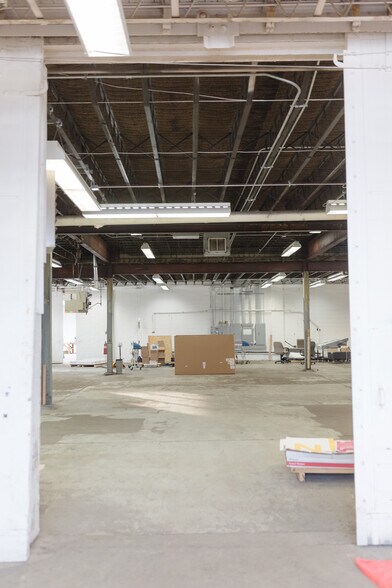More Photos Of 4024 Washington Ave N, Minneapolis Warehouse For Lease