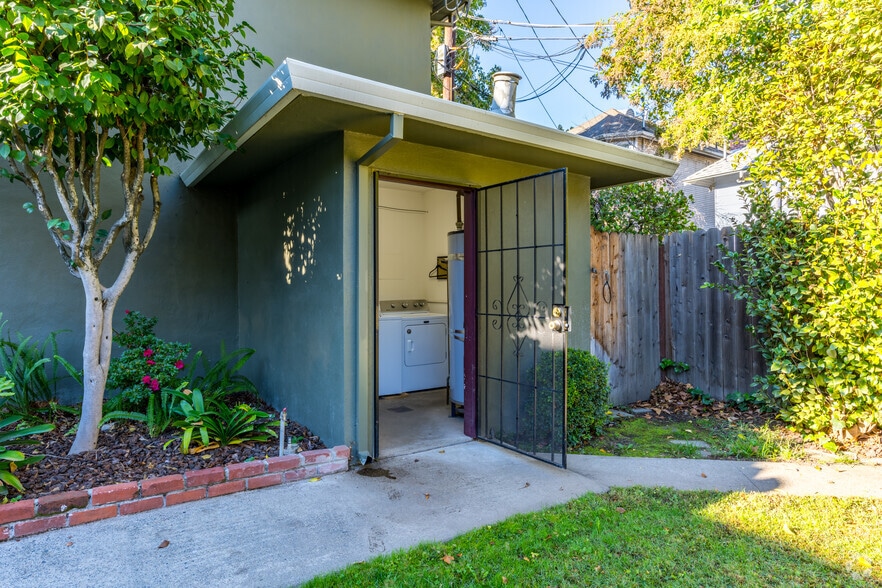 More Photos Of 2811 F St, Sacramento Apartments For Sale