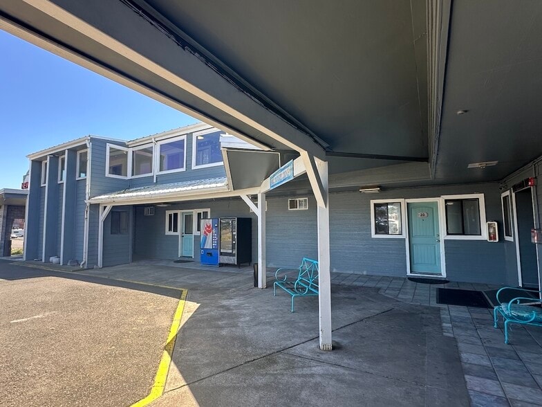 More Photos Of 754 SW Coast Hwy, Newport Hotel For Sale