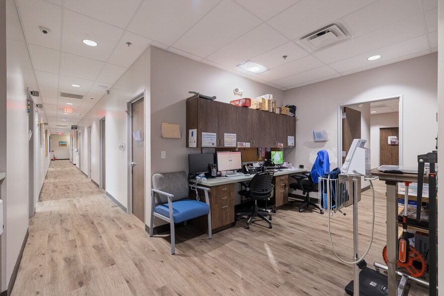 More Photos Of 10007 Huebner Rd, San Antonio Office For Sale