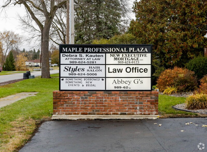 More Photos Of 11831 Maple Rd, Birch Run Office For Sale