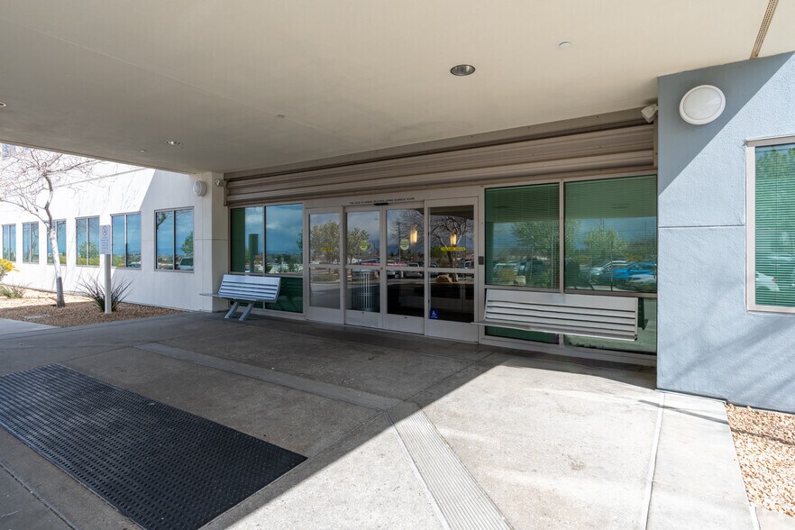 More Photos Of 38660 Medical Center Dr, Palmdale Medical For Lease