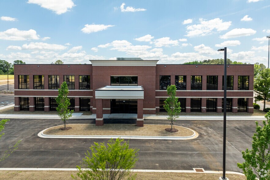 More Photos Of 8425 Wann Dr NW, Madison Medical For Lease