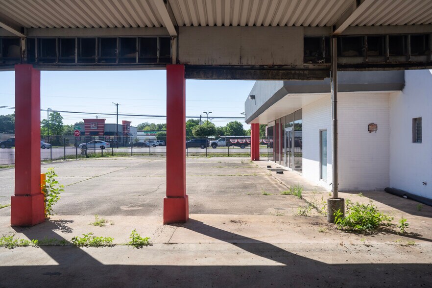More Photos Of 4925 Avenue H, Rosenberg Warehouse For Lease
