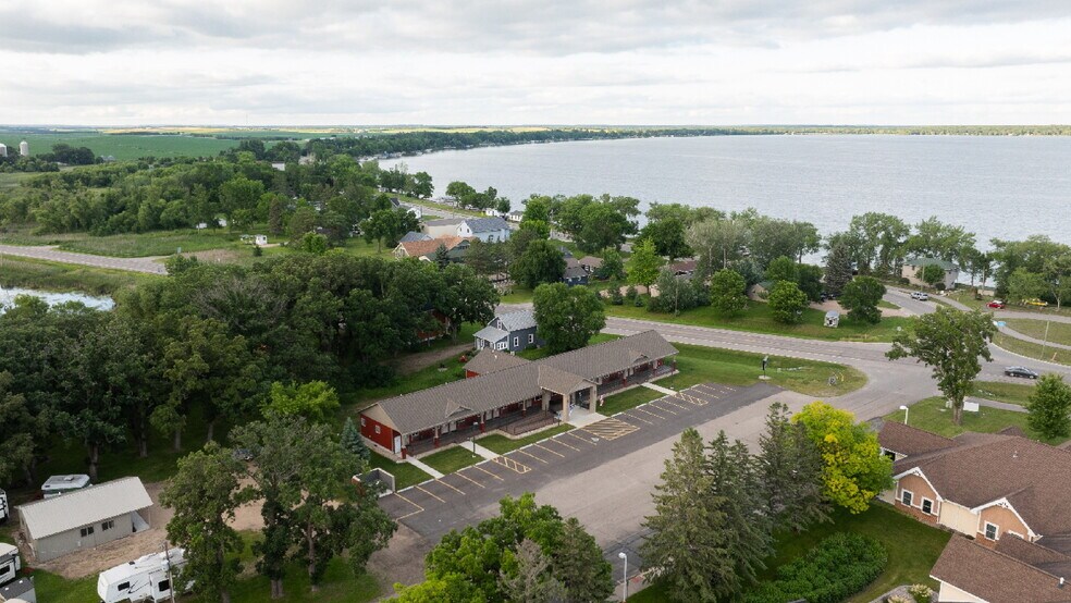 More Photos Of 102 Glenhaven Dr, Battle Lake Hospitality For Sale