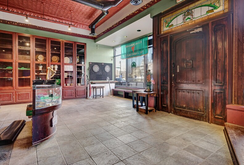 More Photos Of 210 Huron Ave, Port Huron Restaurant For Sale