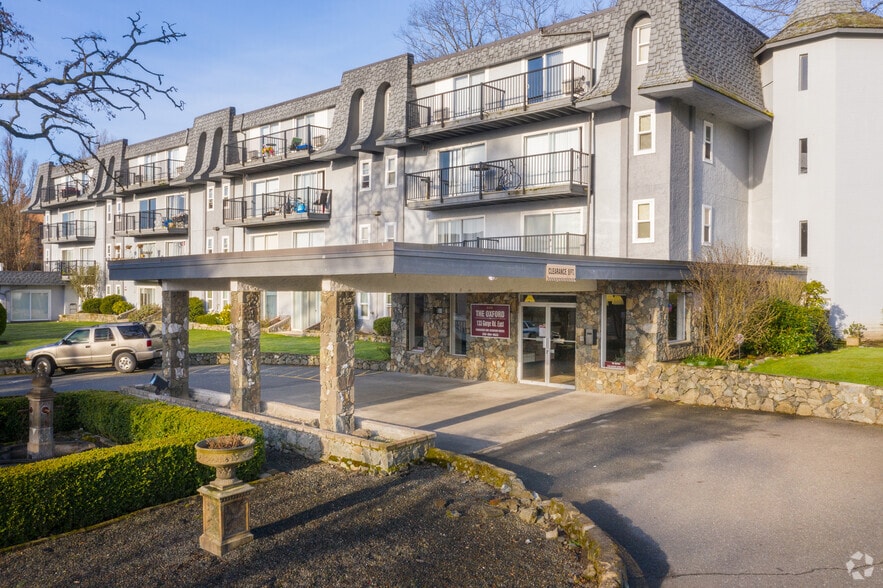 More Photos Of 133 Gorge Rd E, Victoria Hotel For Lease