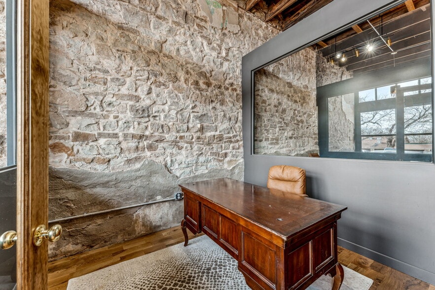 More Photos Of 104 S Kickapoo St, Lipan General Retail For Lease